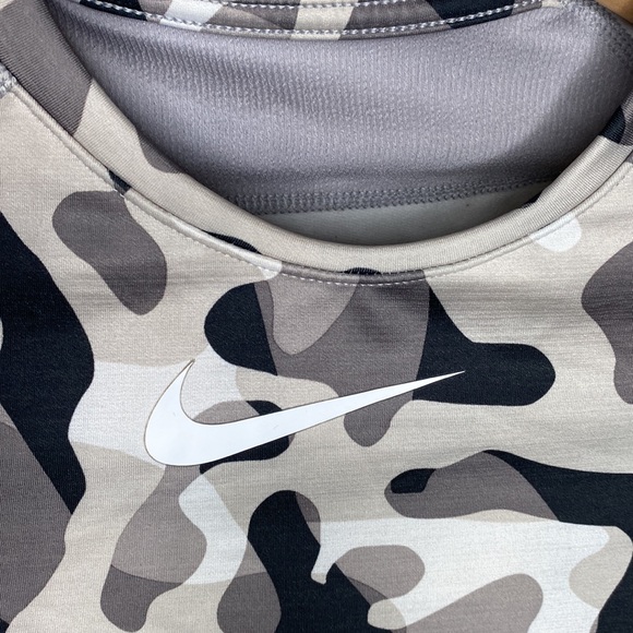 Nike Dri Fit Long Sleeve Camo Print Stretch Training Fleece lined Shirt size M - Picture 5 of 11